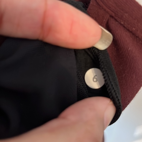 Lululemon tank size 6 - Picture 4 of 5